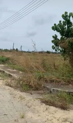 Almost Full Plot of 549sqm at Jubilee Estate,Monastery,Sangotedo 4sale