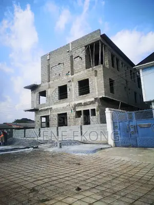5bdrm Townhouse/Terrace in Aina Ajayi Estate, Ikeja for sale