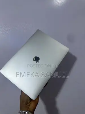 Laptop Apple MacBook Pro 2020 8GB Intel Core i5 SSHD (Hybrid) 256GB