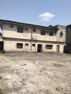 2bdrm Block of Flats in Iba Junction Along for sale