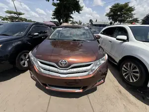 Toyota Venza XLE 2010 Brown