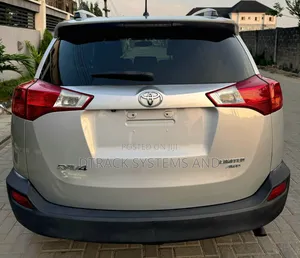 Toyota RAV4 XLE 4dr SUV (2.5L 4cyl 6A) 2014 Silver
