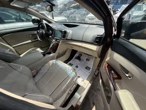 Toyota Venza XLE 2010 Brown