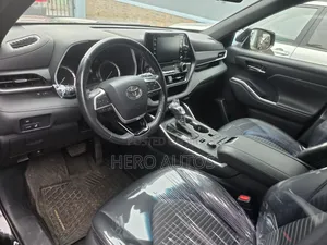 Toyota Highlander XSE 2022 Black