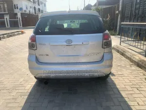 Toyota Matrix Hatchback AWD (1.8L 4cyl 4A) 2006 Silver