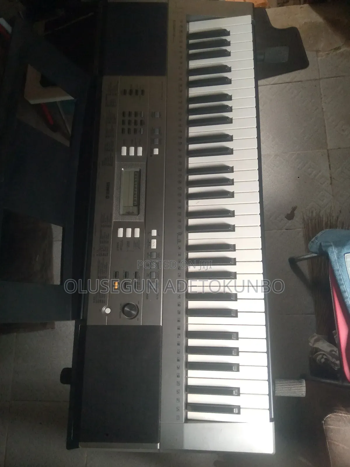 Yamaha PSR E353