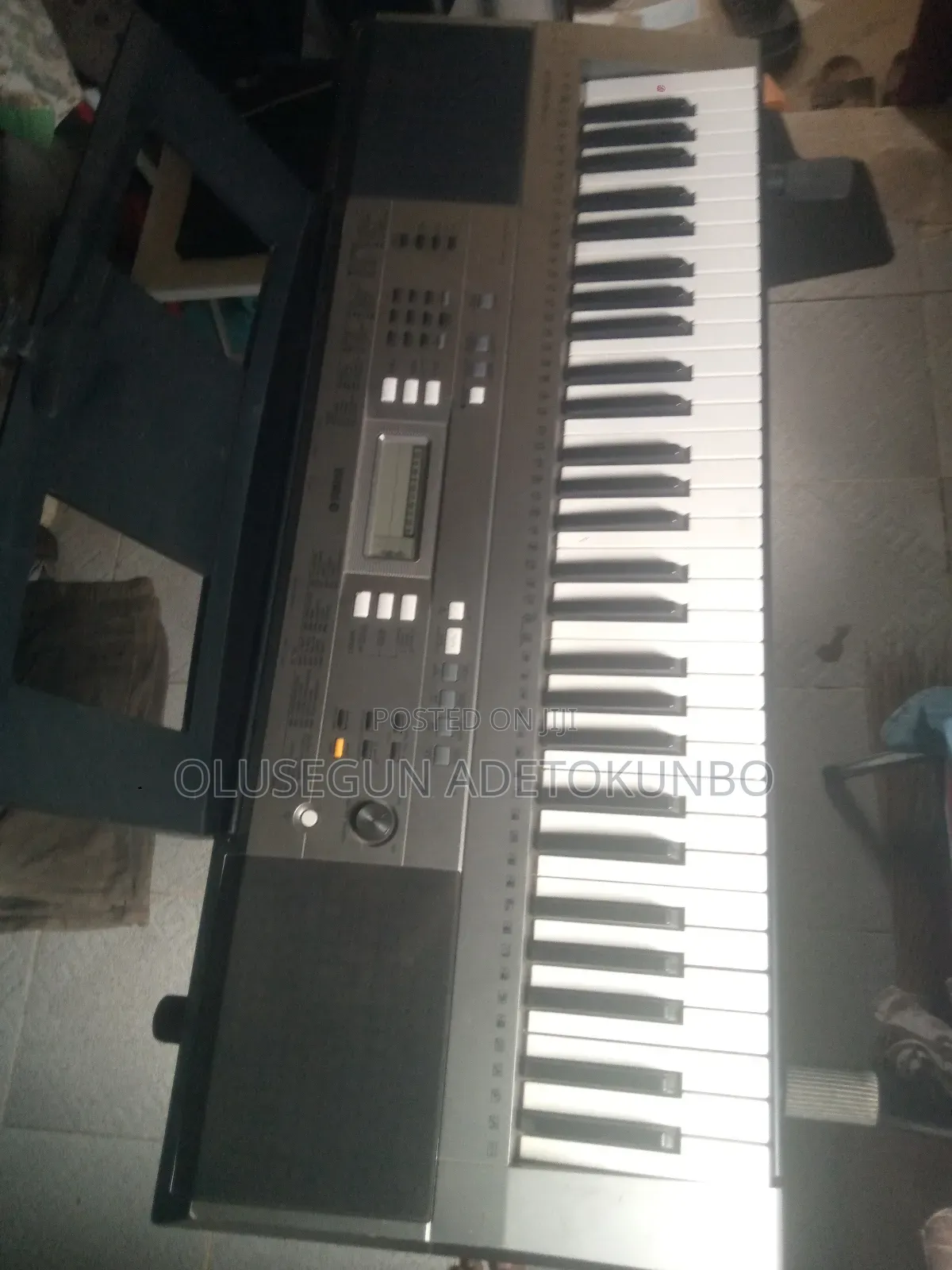 Yamaha PSR E353