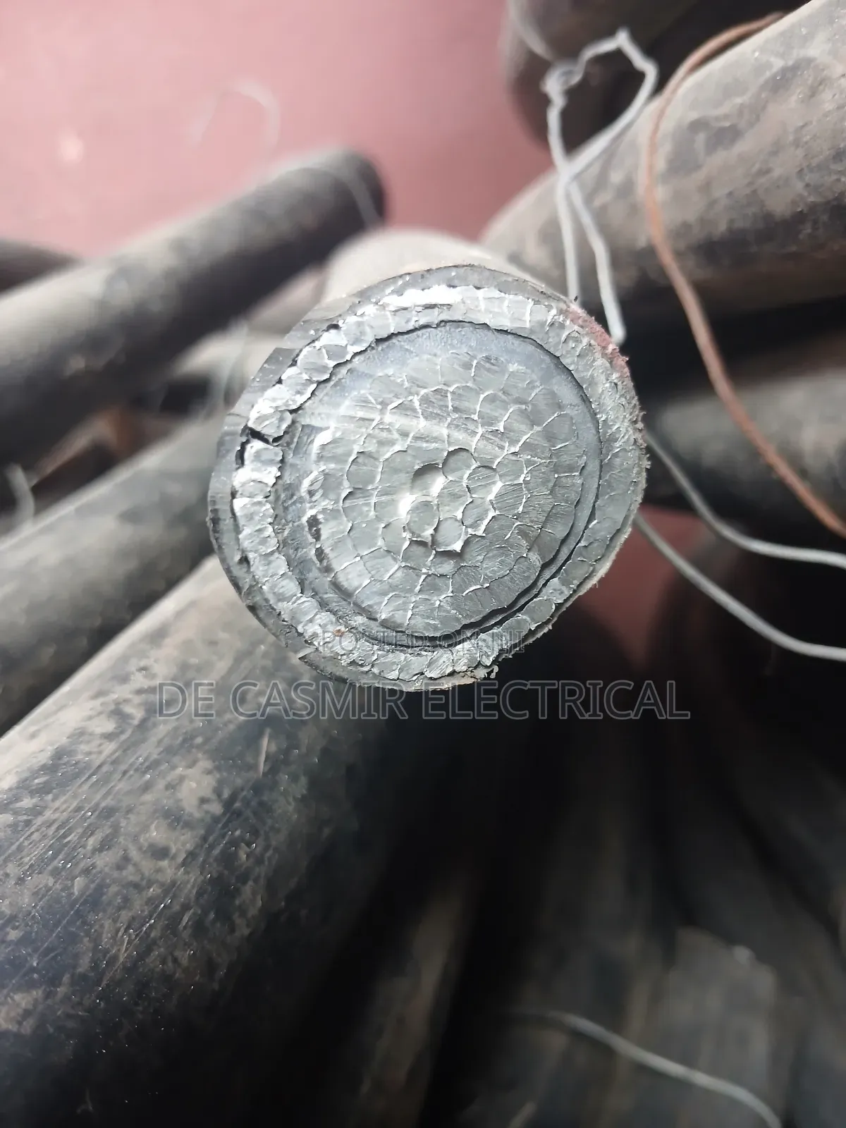 1x500mm2 Armoured Aluminium Cable