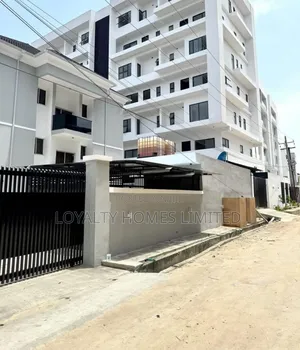 3bdrm Maisonette in Lekki Phase 1 for sale