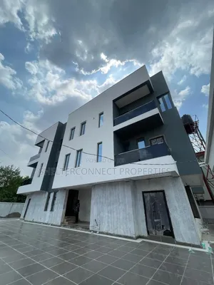 2bdrm Maisonette in Cement for sale
