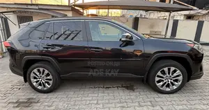 Toyota RAV4 XLE Premium 2021 Black