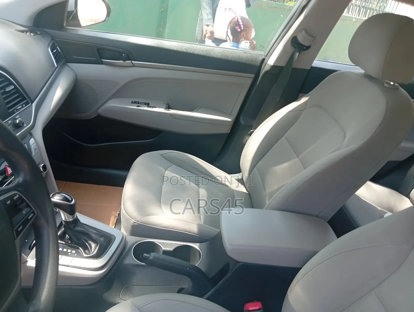 Hyundai Elantra 2017 Silver