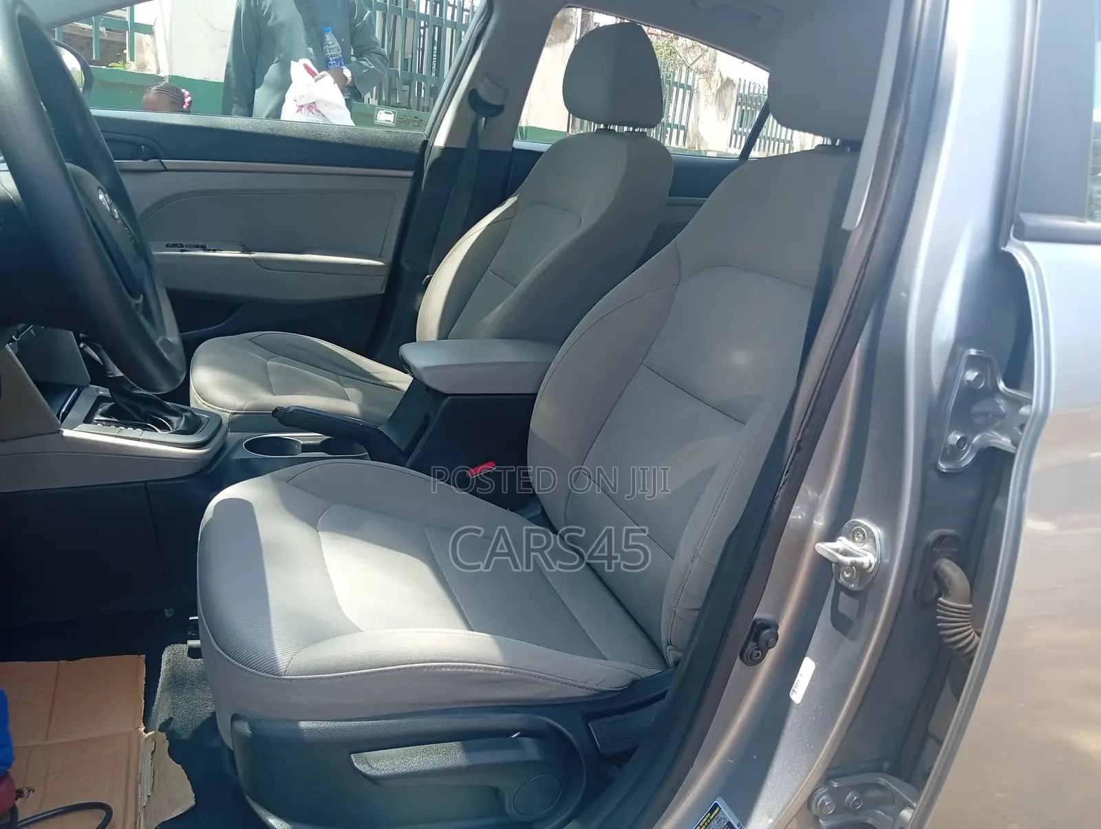 Hyundai Elantra 2017 Silver