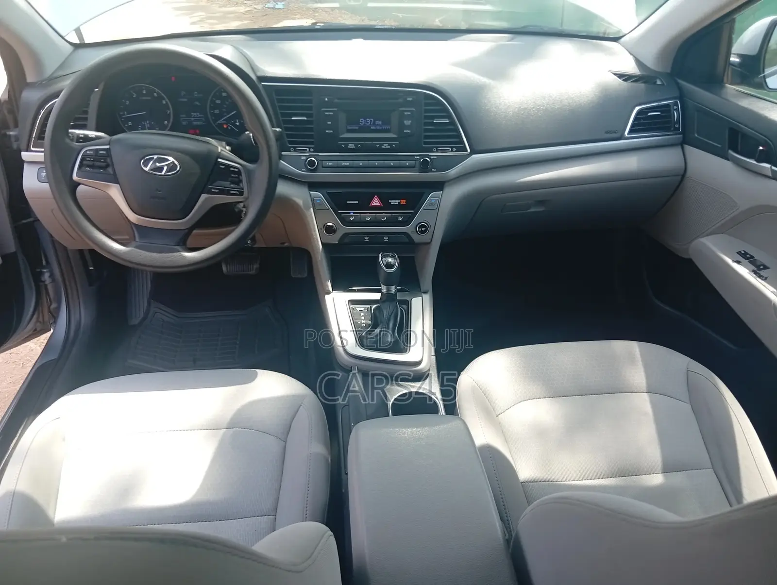 Hyundai Elantra 2017 Silver