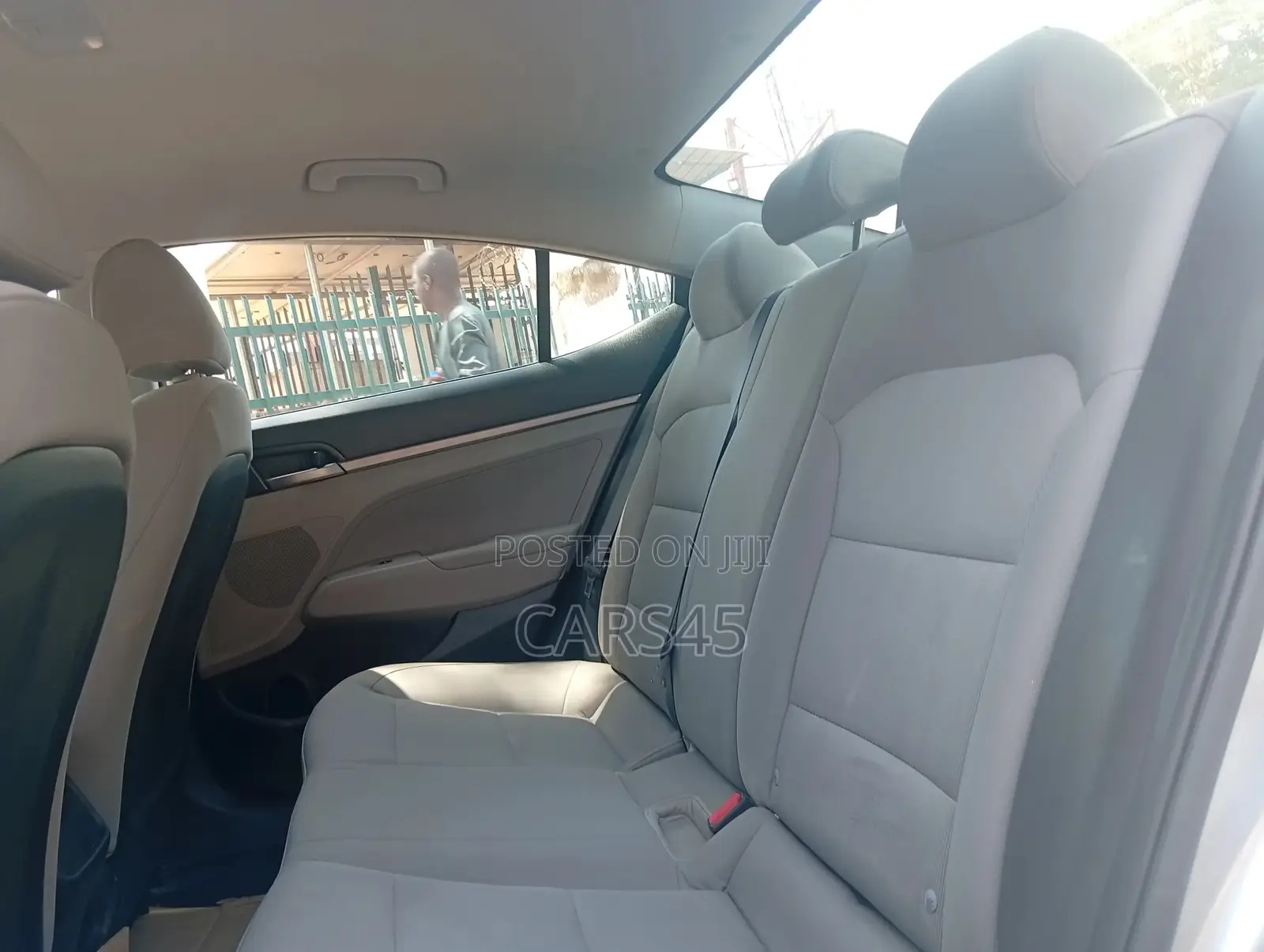 Hyundai Elantra 2017 Silver