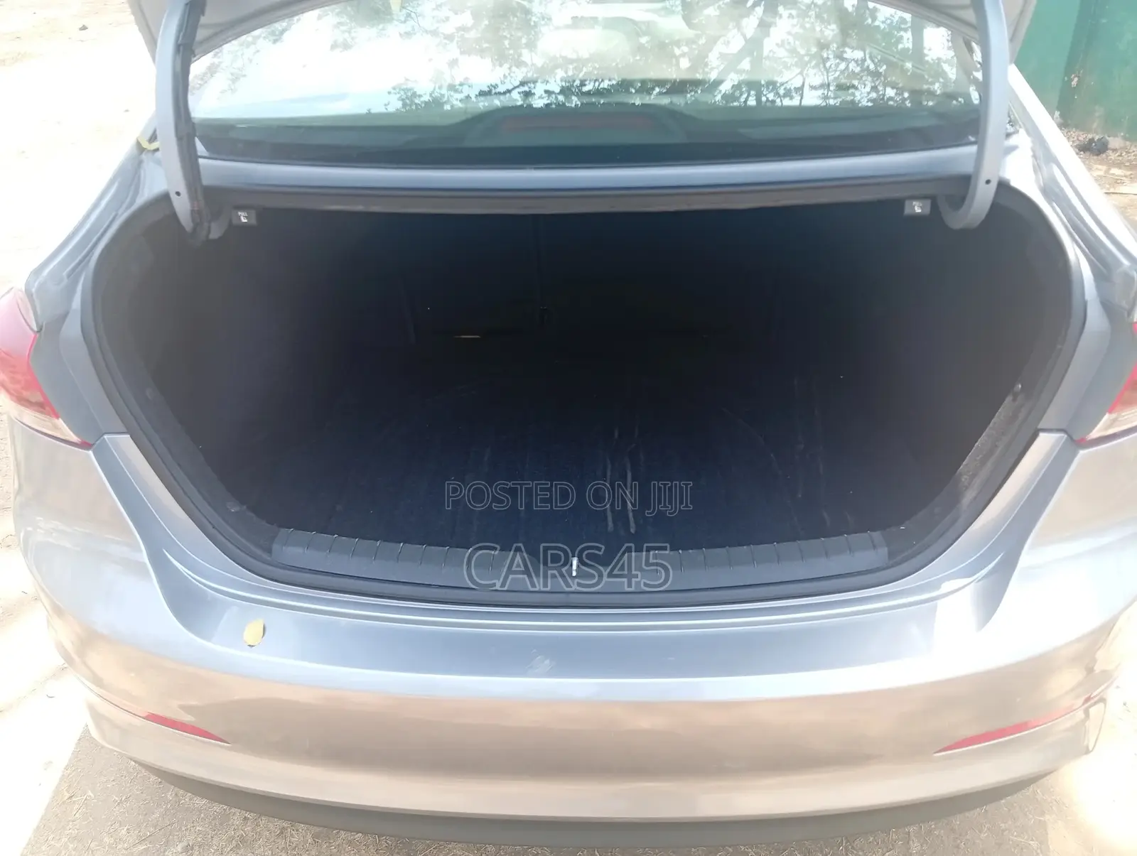 Hyundai Elantra 2017 Silver