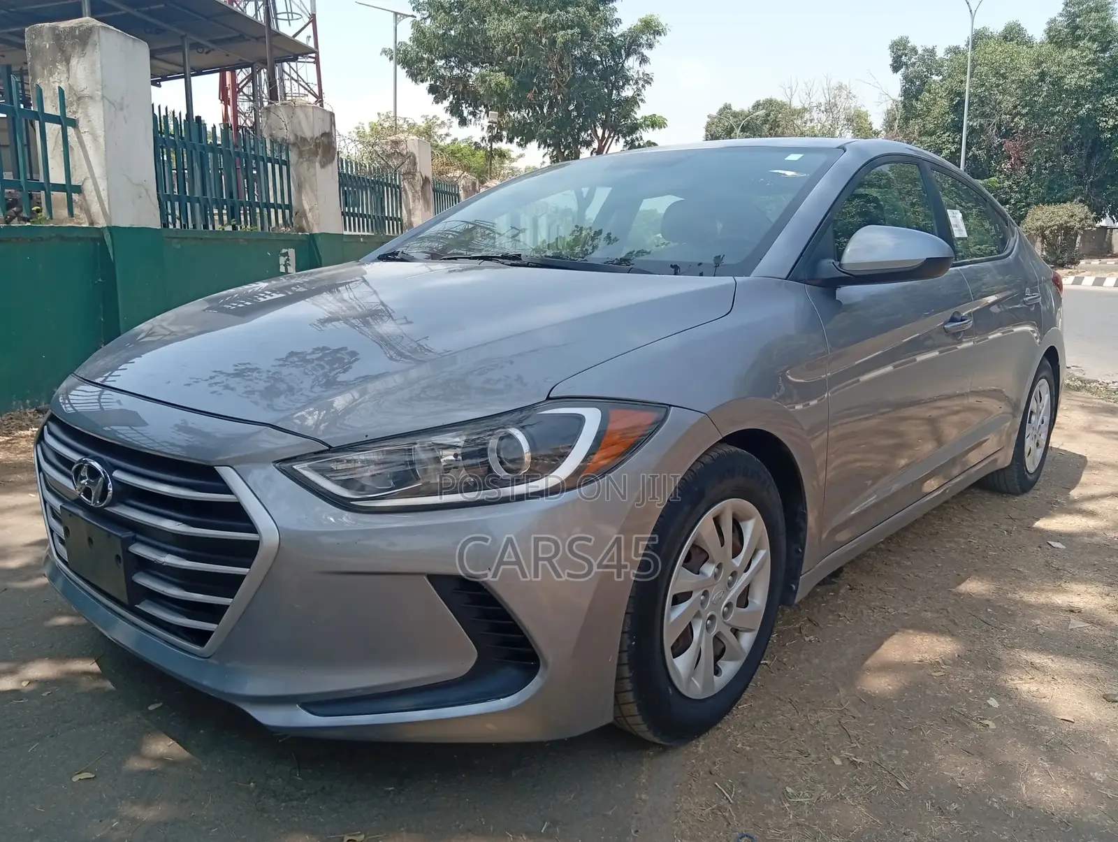 Hyundai Elantra 2017 Silver