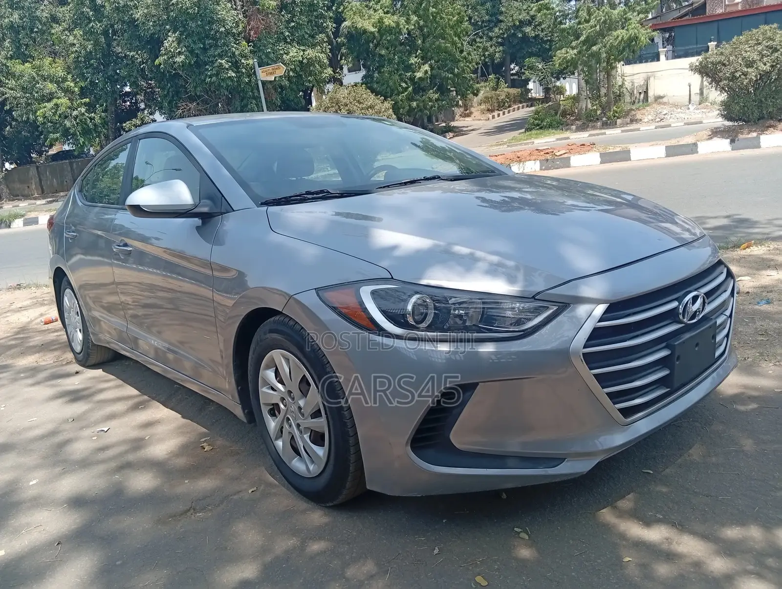 Hyundai Elantra 2017 Silver