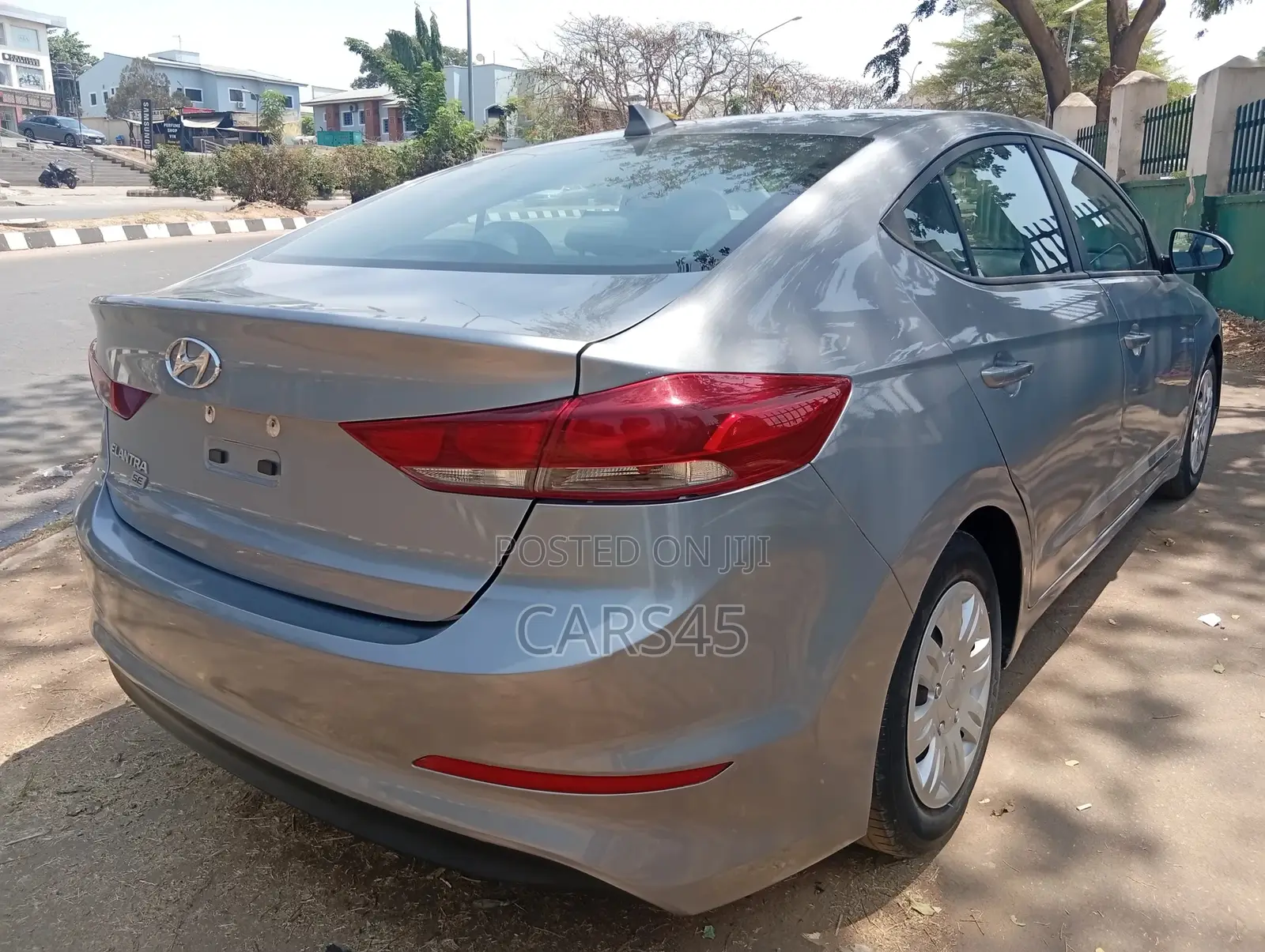 Hyundai Elantra 2017 Silver