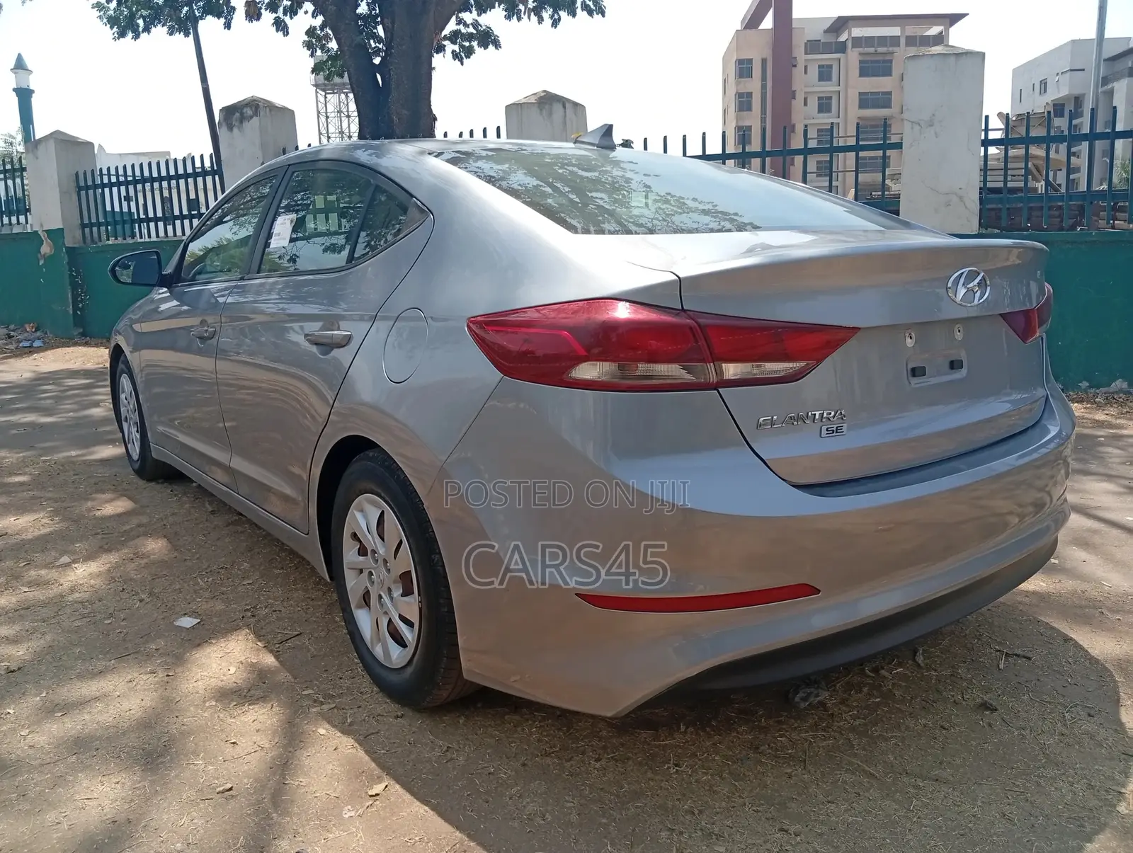Hyundai Elantra 2017 Silver