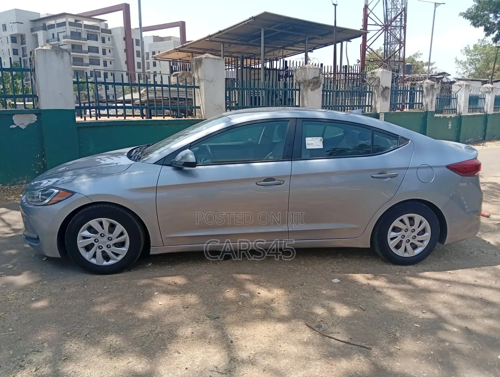 Hyundai Elantra 2017 Silver