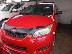 Toyota Matrix Hatchback FWD (1.8L 4cyl 5M) 2009 Red
