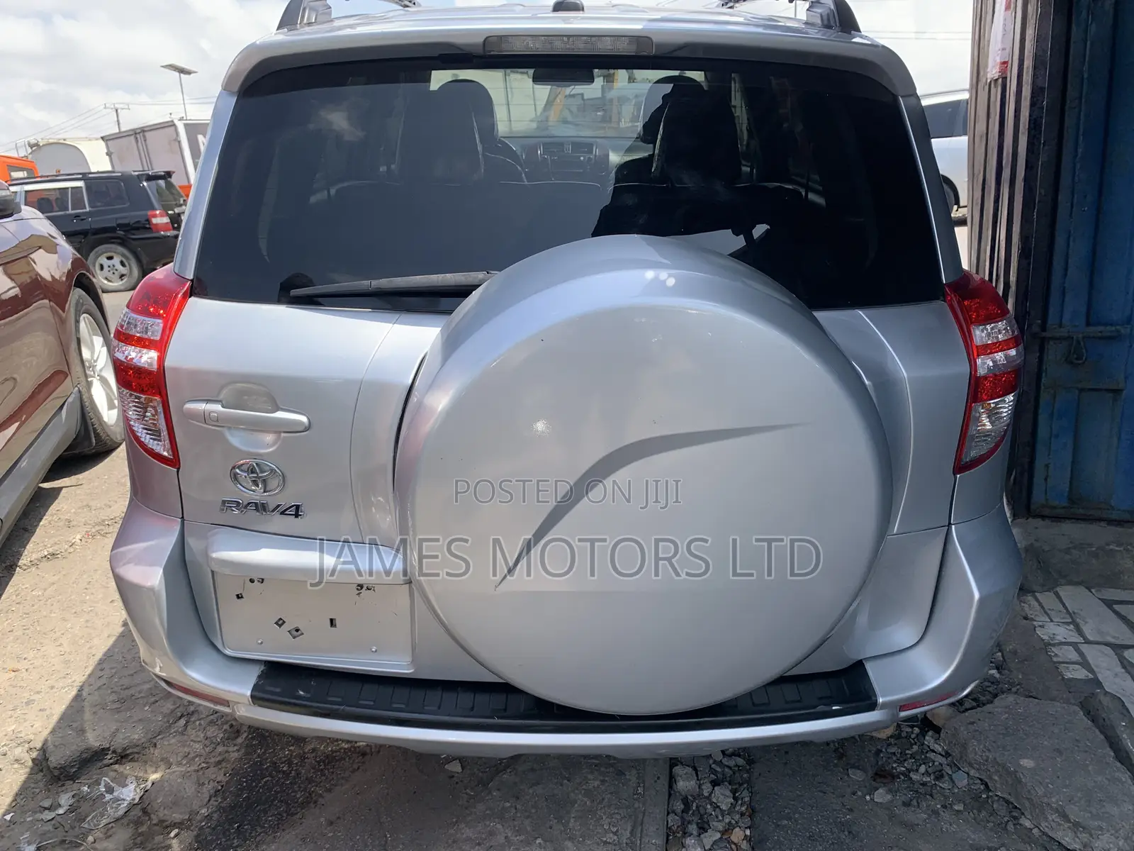 Toyota RAV4 2011 Silver
