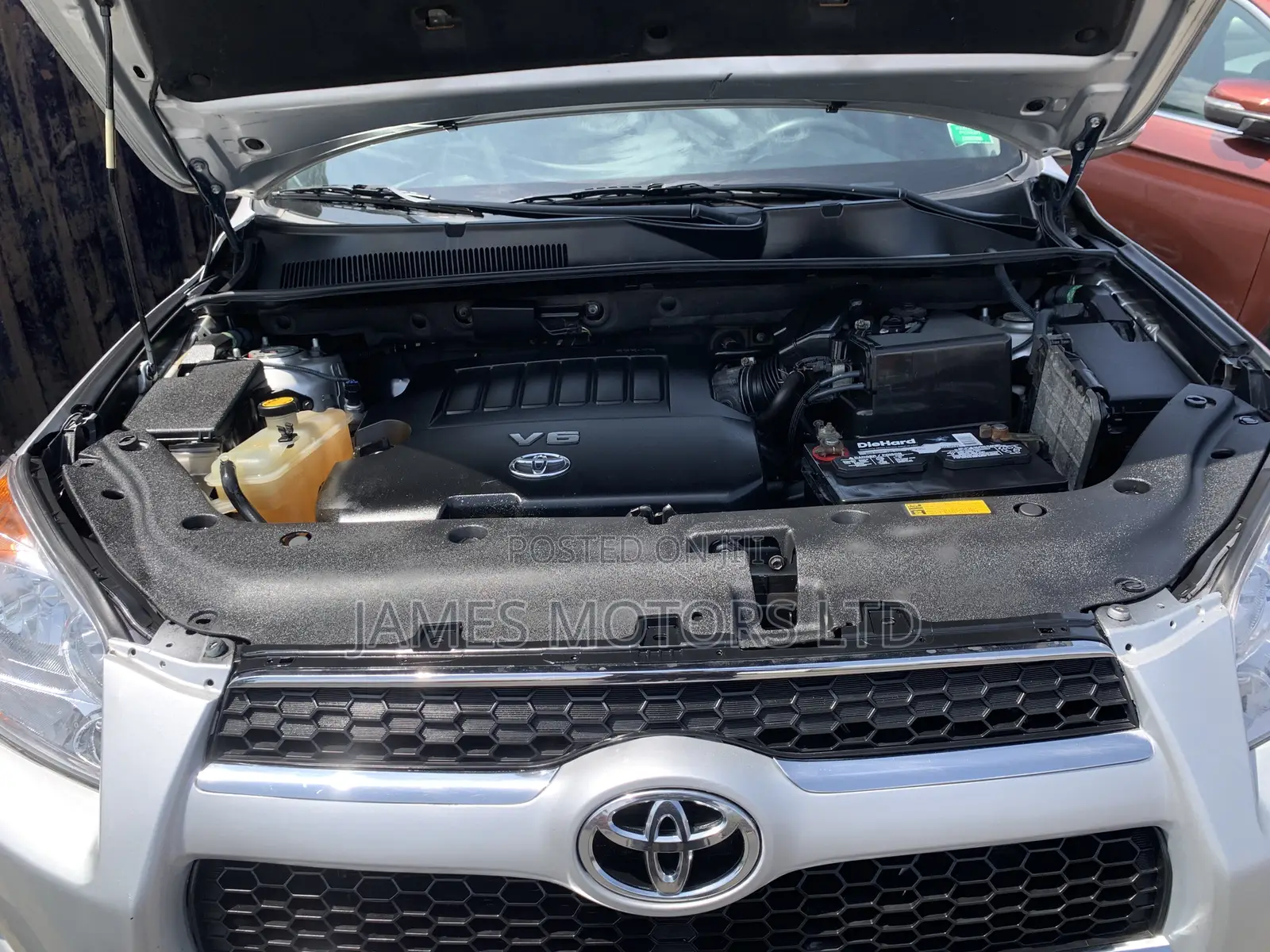 Toyota RAV4 2011 Silver