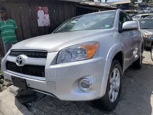 Toyota RAV4 2011 Silver
