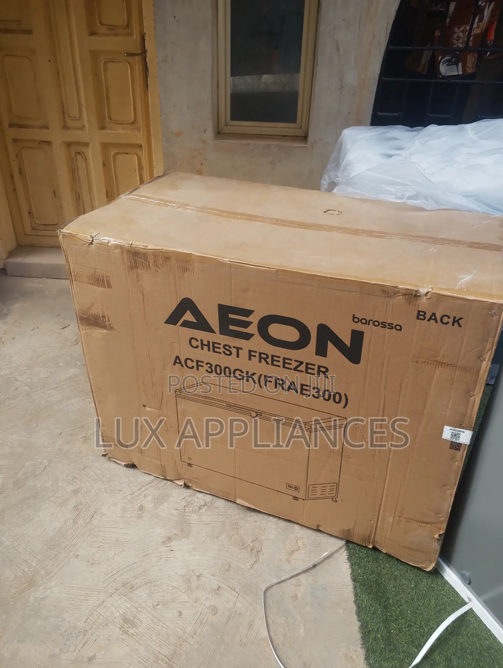 Aeon 300l Freezer for Ice Cream Storage