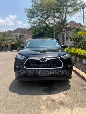 Toyota Highlander XLE 2021 Brown