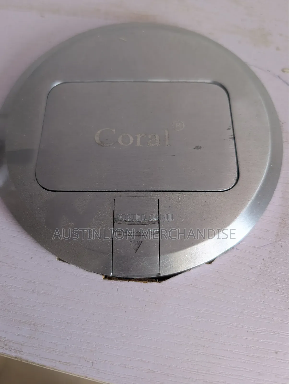Floor Socket With Multiple Ports