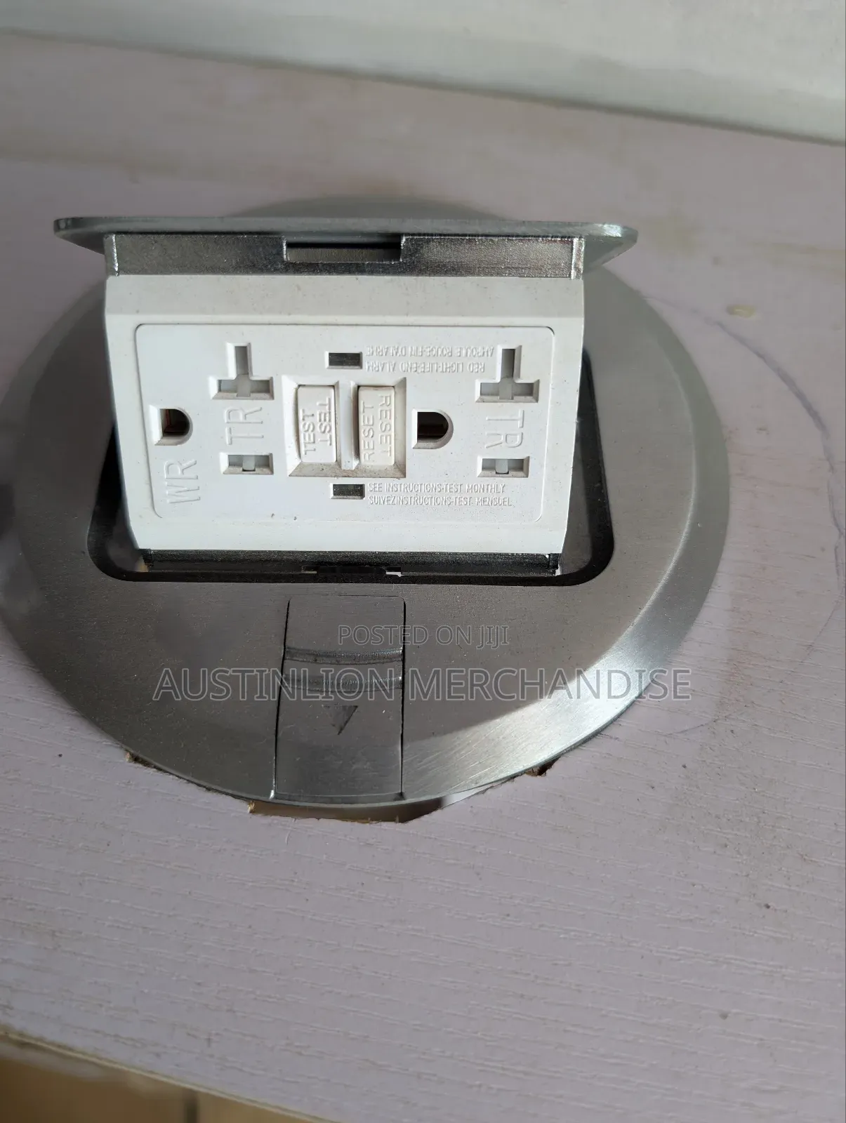 Floor Socket With Multiple Ports