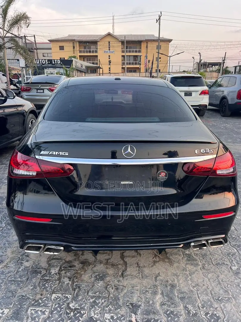 Mercedes-Benz E300 2017 Black