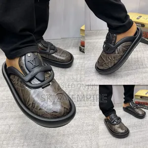 Louis Vuitton Men's Slippers,