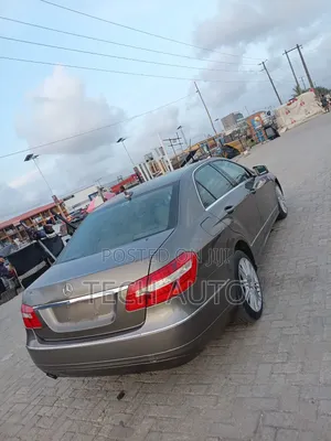 Mercedes-Benz E350 2011 Brown
