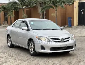 Toyota Corolla 2012 Silver