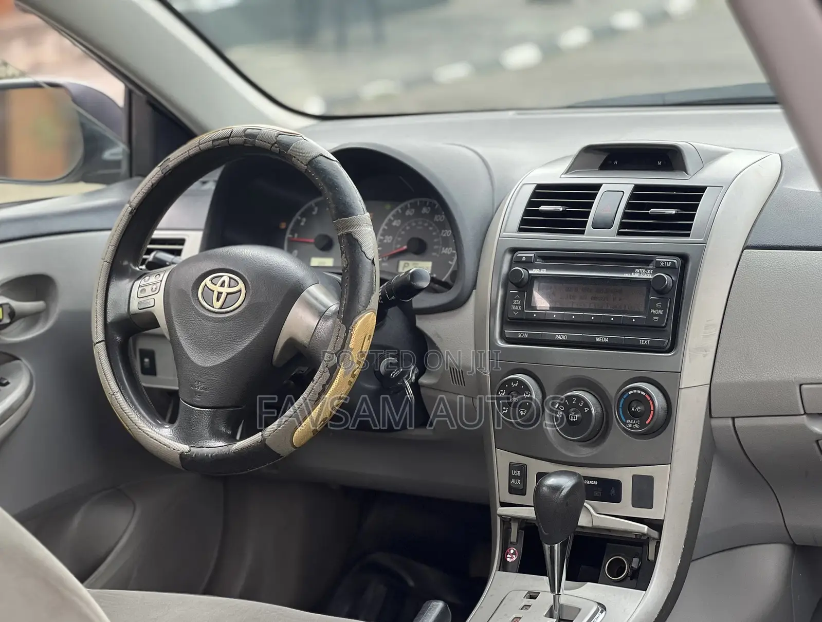 Toyota Corolla 2012 Silver