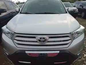 Toyota Highlander Hybrid Limited 2013 White