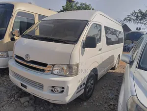 Toyota HiAce 2014 White