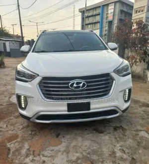 Hyundai Santa Fe Limited FWD 2017 White