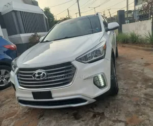 Hyundai Santa Fe Limited FWD 2017 White