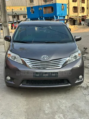 Toyota Sienna Limited FWD 7-Passenger 2013 Gray
