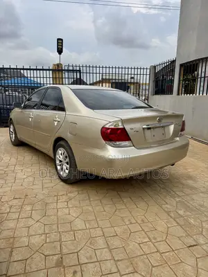 Toyota Camry LE 4dr Sedan (2.4L 4cyl 5A) 2006 Gold