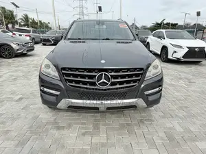 Mercedes-Benz M Class ML350 4MATIC 4dr SUV AWD (3.5L 6cyl 7A) 2014 Gray