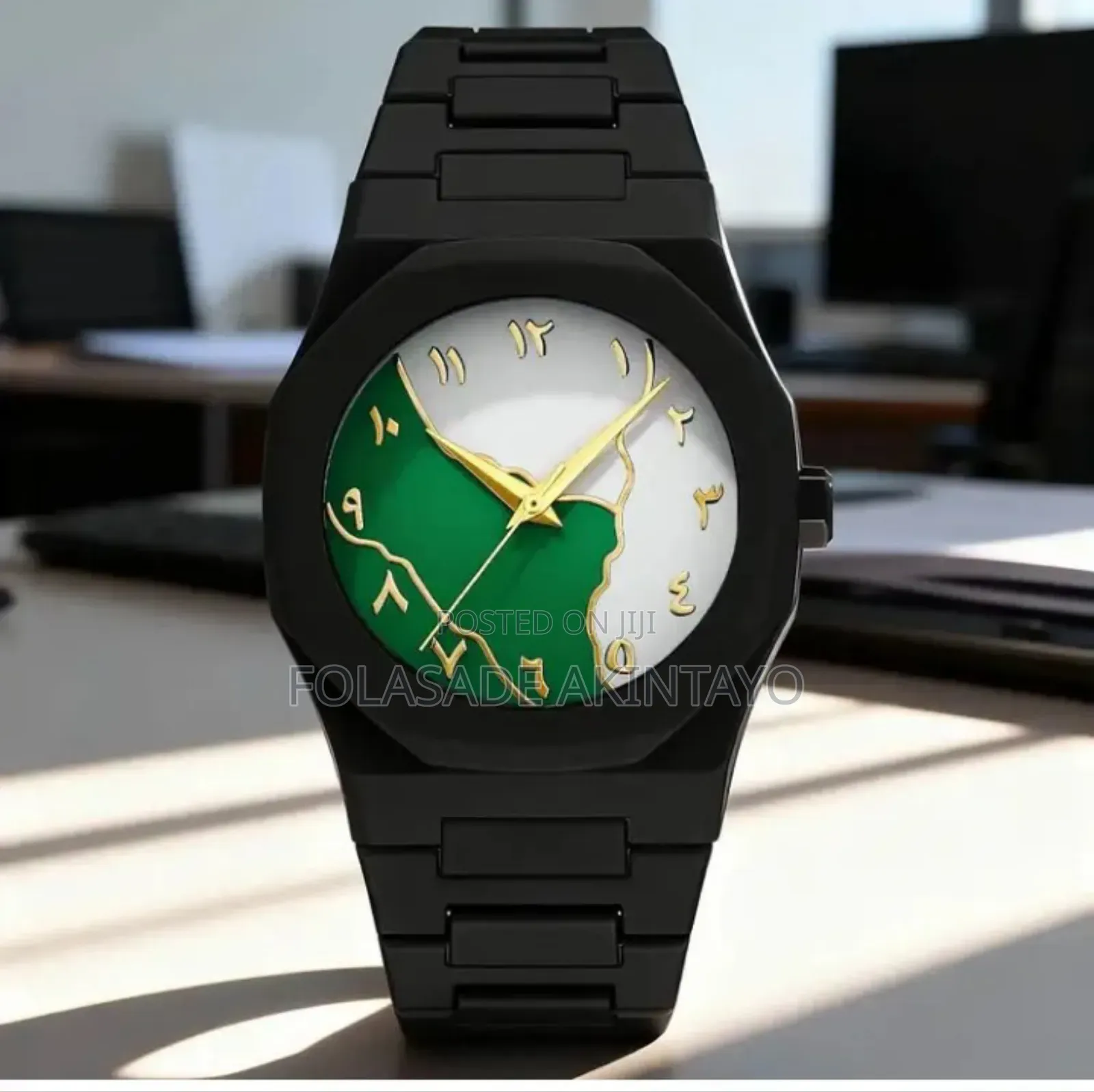 Fashionable Unique Wristwatch