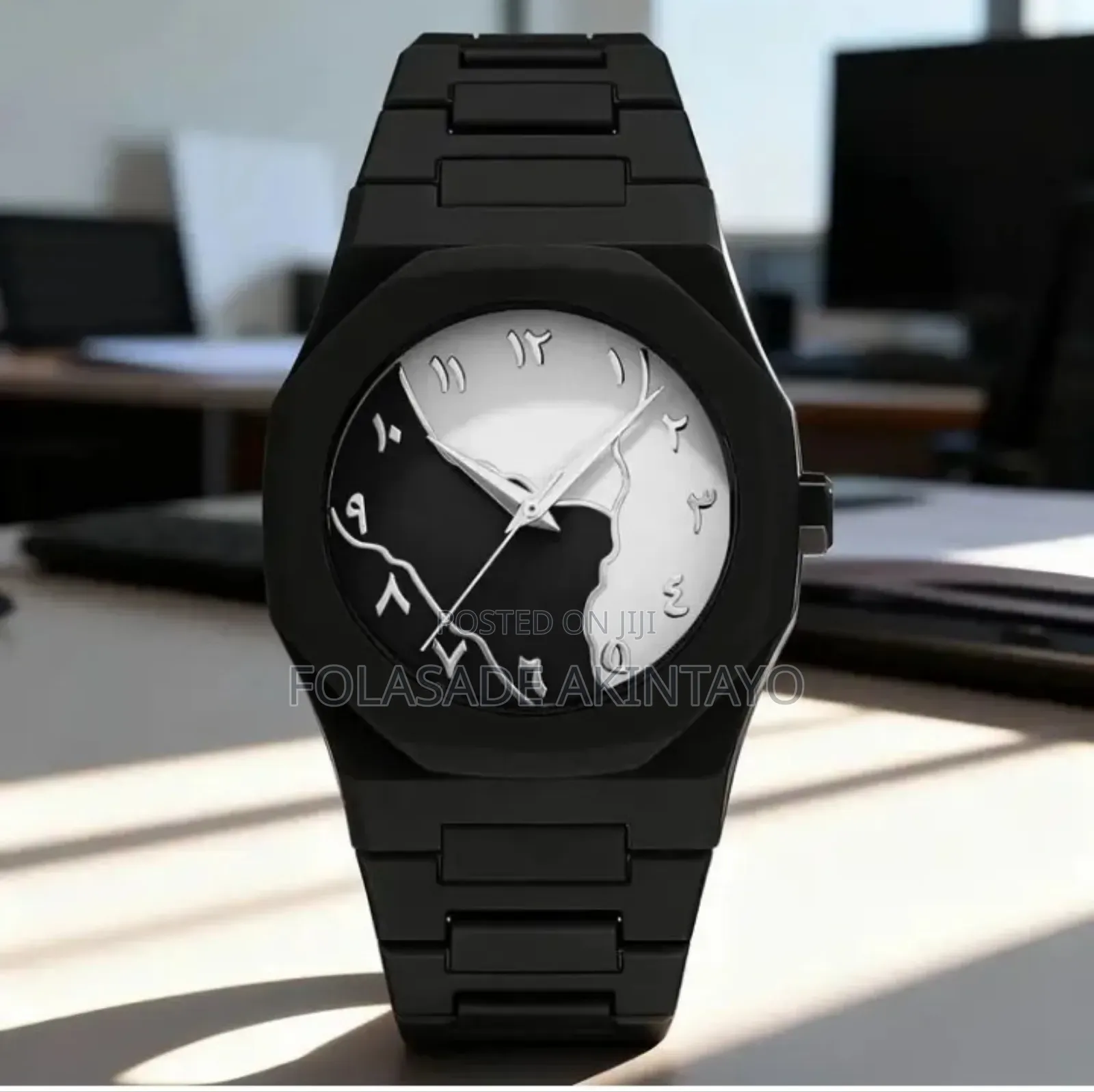 Fashionable Unique Wristwatch