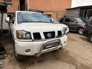 Nissan Titan King Cab SE 4x4 2011 White