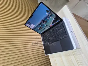 New Laptop Apple MacBook Air 2025 M4 13-inch 16GB Apple M4 SSD 256GB