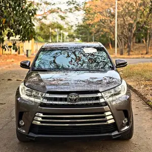 Toyota Highlander Limited 2019 Gray